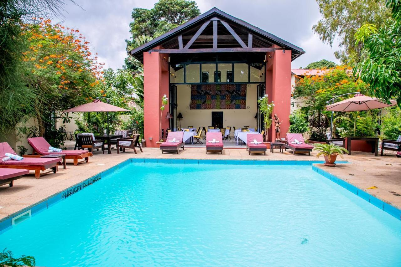Hibiscus House Gambia Otel Brufut Dış mekan fotoğraf