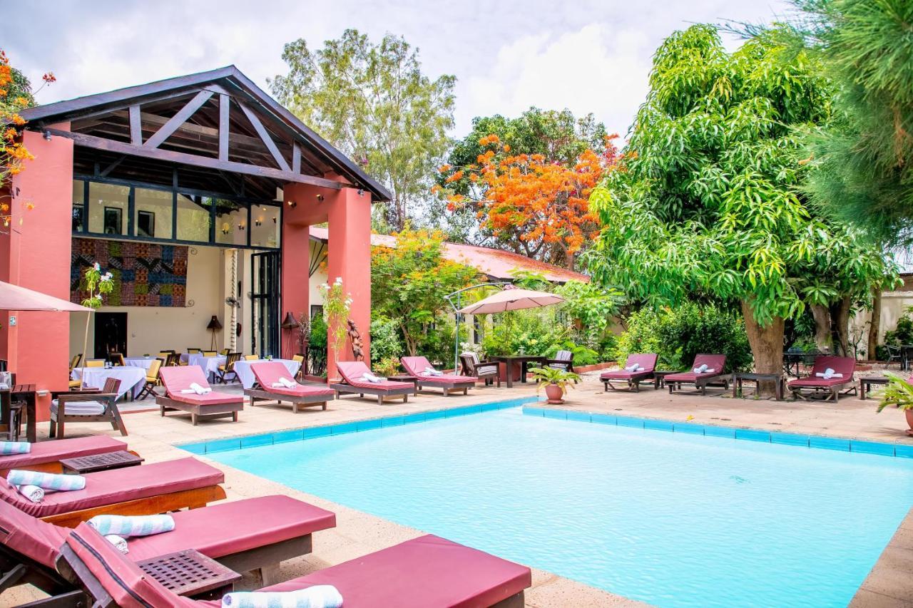 Hibiscus House Gambia Otel Brufut Dış mekan fotoğraf