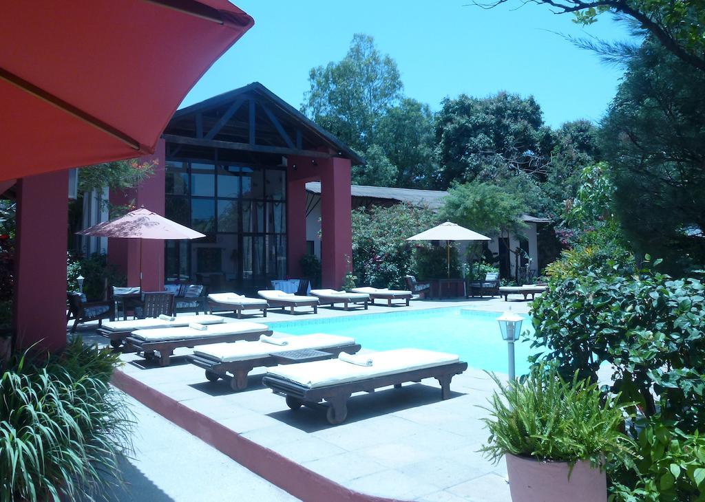 Hibiscus House Gambia Otel Brufut Dış mekan fotoğraf