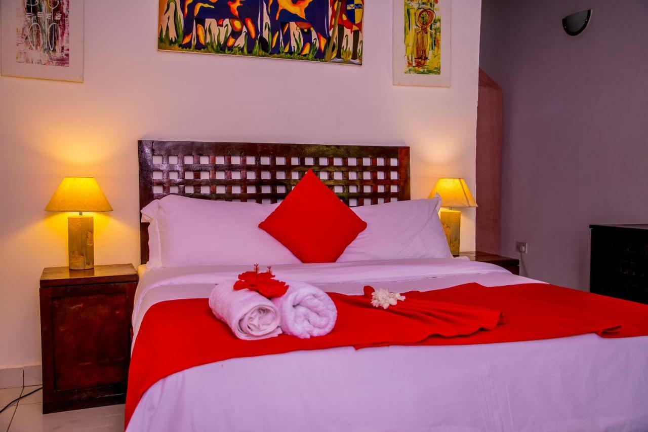 Hibiscus House Gambia Otel Brufut Dış mekan fotoğraf