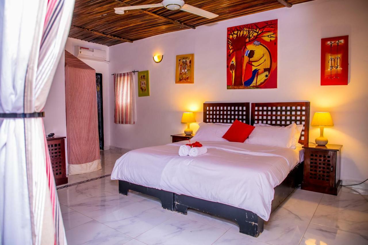 Hibiscus House Gambia Otel Brufut Dış mekan fotoğraf
